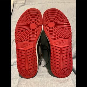 Jordan 1 mid
